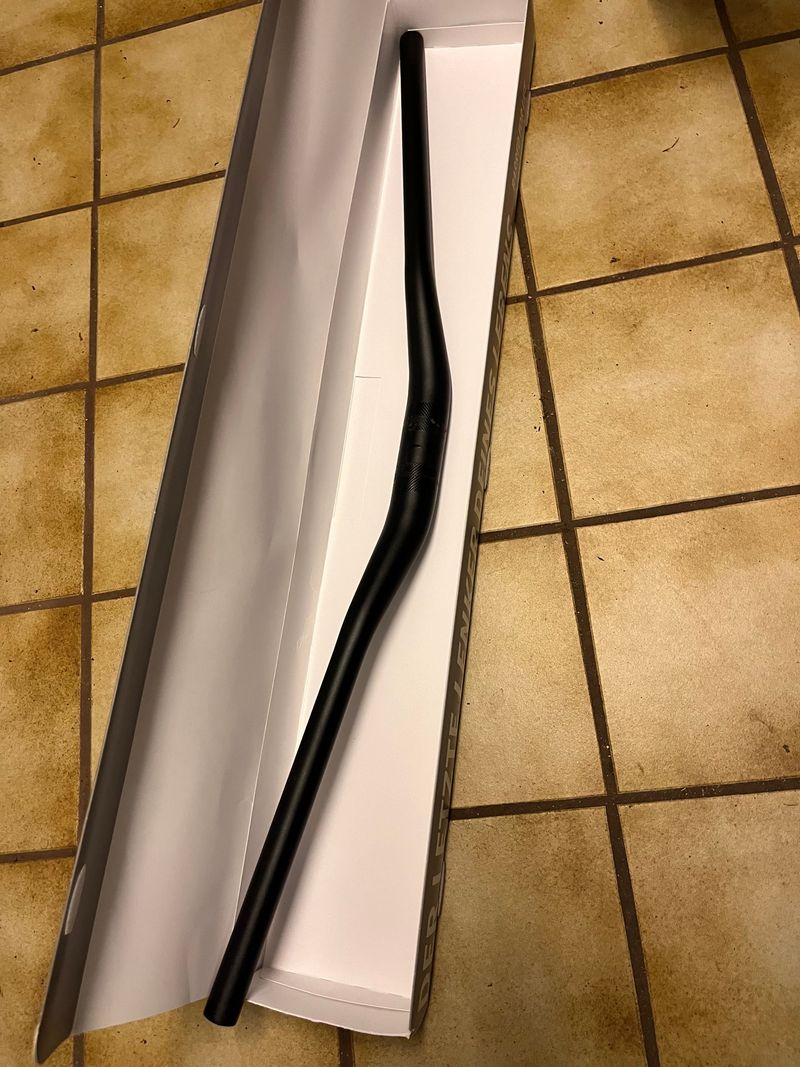Used Specialized Trail, 7050 alloy, 8-degree backsweep, 6-degree upsweep, 30mm rise, 800mm, 35mm clamp Cockpit