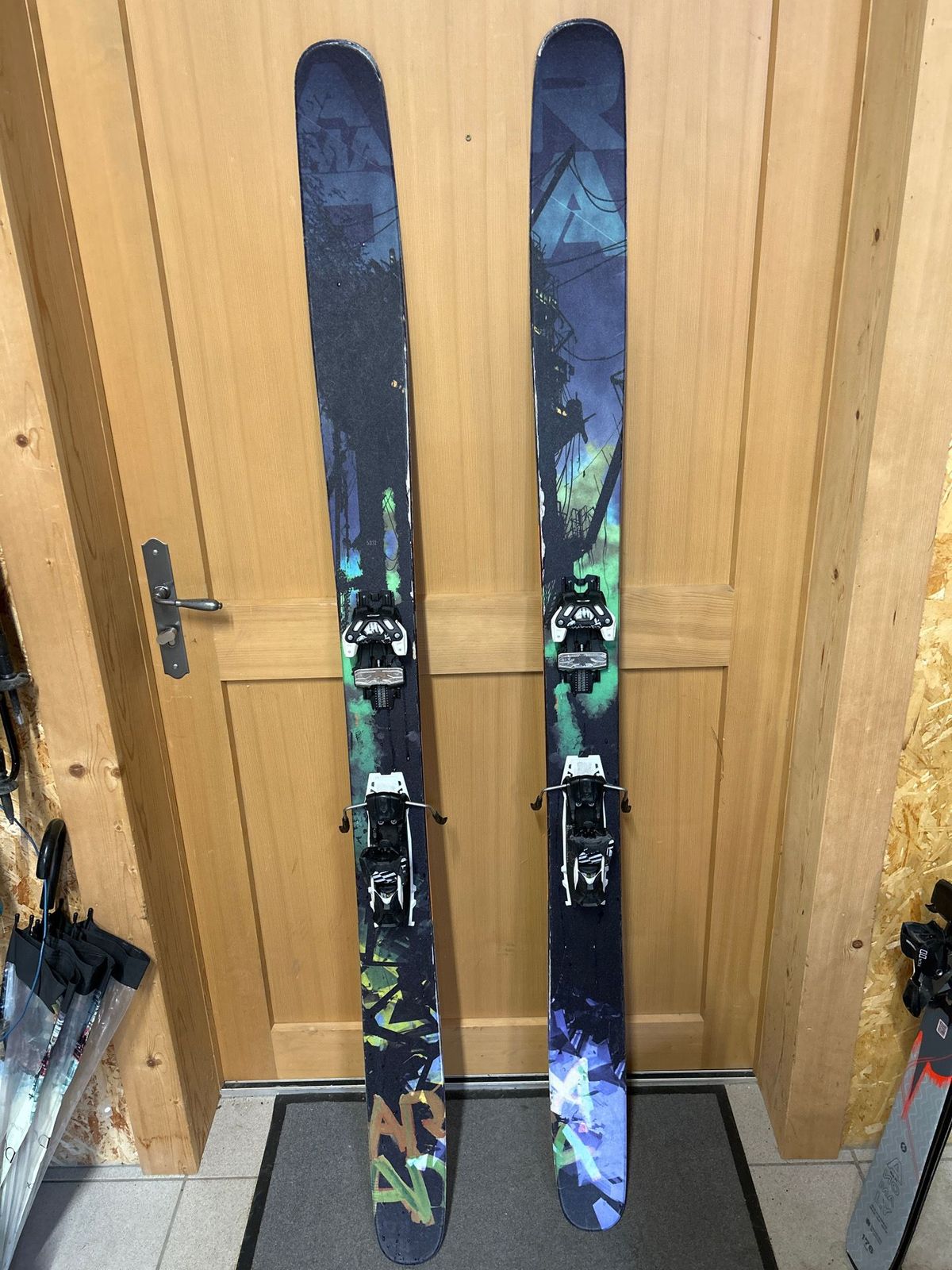 Armada ARV 116 JJ UL Skis | buycycle