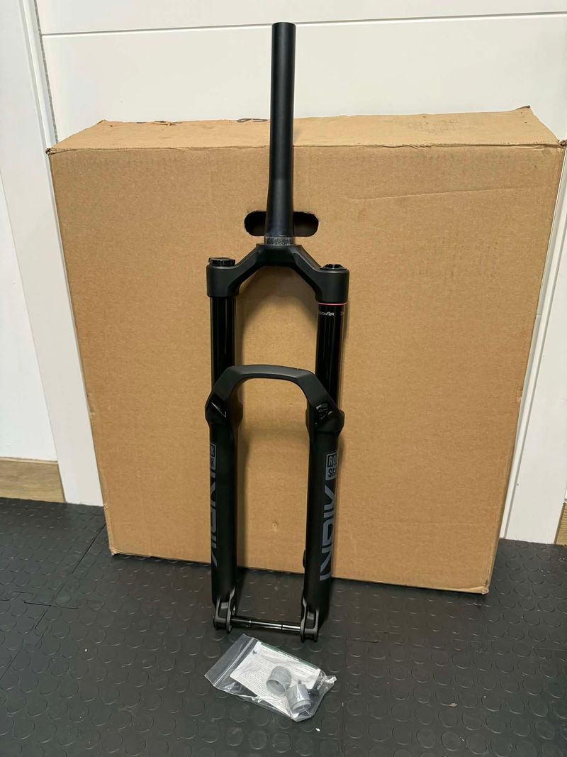Used Rock Shox LYRIK 29". 150mm. OFFSET 44mm Fork