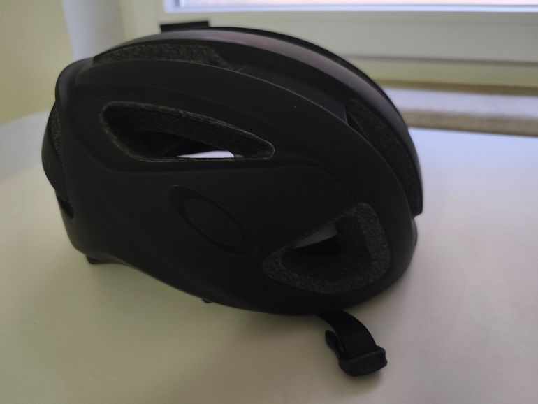 Used Oakley ARO3 MIPS Helmet 2026 bike — image 1 of 7