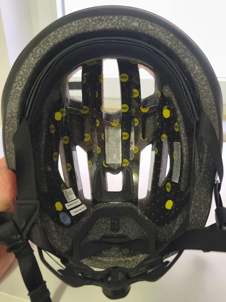 Used Oakley ARO3 MIPS Helmet 2026 bike — image 4 of 7