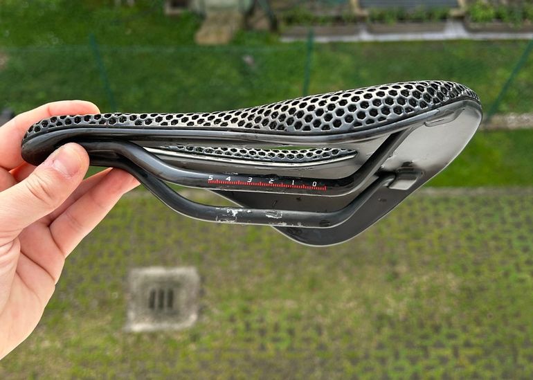 Used damil carbon 2025 bike — image 4 of 4