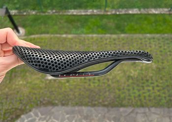 Used damil carbon 2025 bike — image 2 of 4