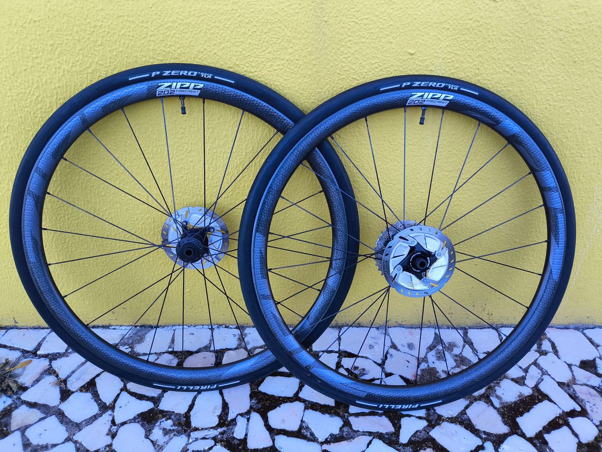 Zipp 202 Disc Firecrest
