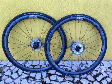 Tweedehands Zipp 202 Disc Firecrest bike — afbeelding 1 van 12