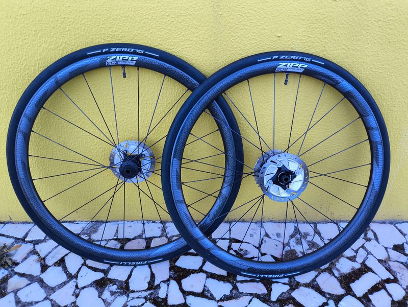 Tweedehands Zipp 202 Disc Firecrest bike — afbeelding 1 van 12