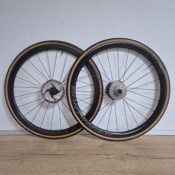 Brugt Bontrager Aeolus RSL 37 TLR Disc Road Wheel Wheels
