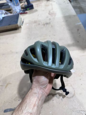 Brugt MET Veleno MIPS Helmet Cycling Accessories