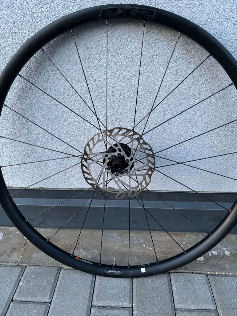 Used Giant PX2 2024 bike — image 3 of 8
