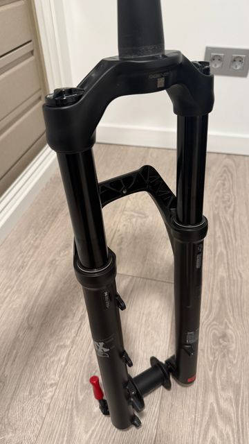 Brugt Fox 34 AWL 140mm Fork 2024 bike — billede 2 af 8