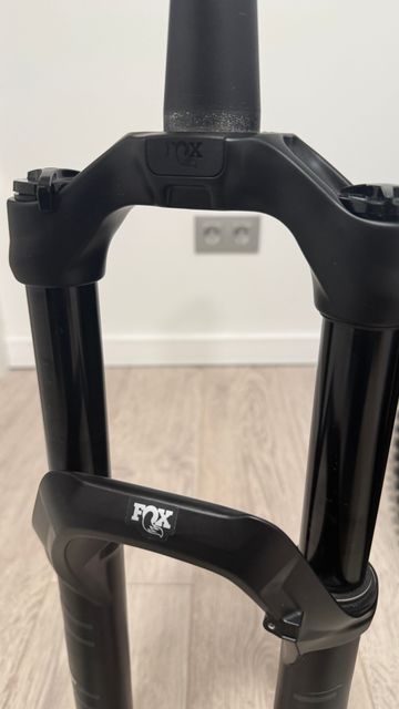 Brugt Fox 34 AWL 140mm Fork 2024 bike — billede 5 af 8