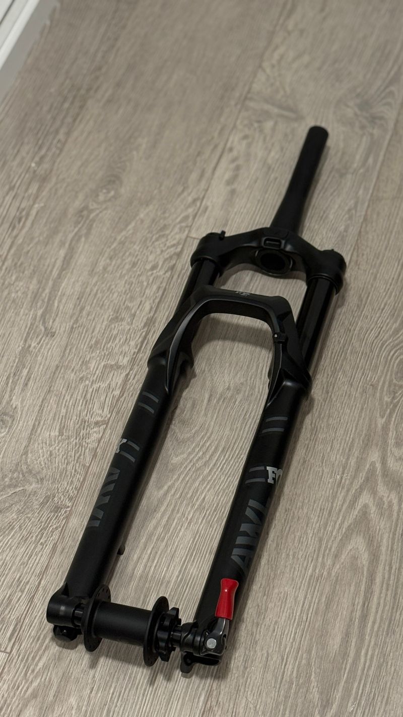 Fox 34 AWL 140mm Fork 2024 Fork de segunda mano