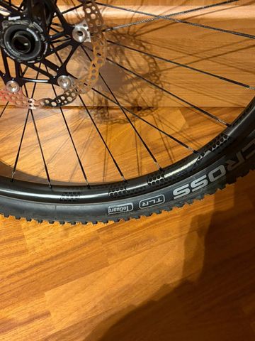 Used 9th wave cicling flex sl 2025 bike — image 5 of 9