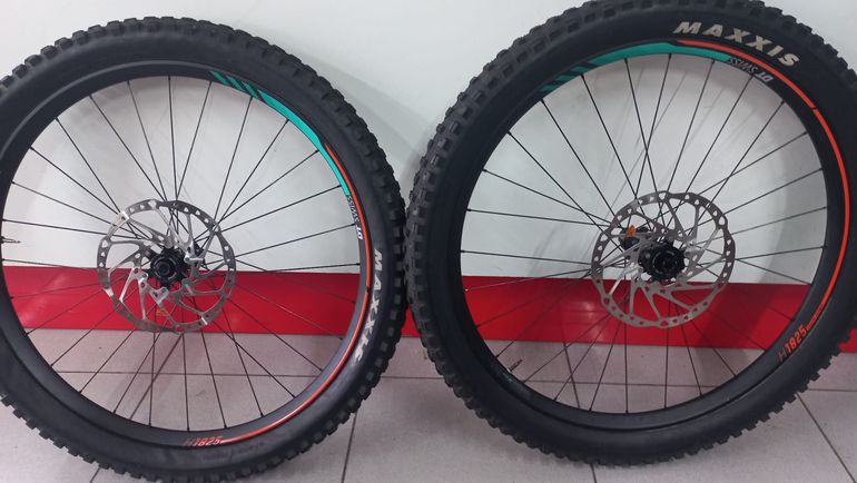 Brugt Dt Swiss H1825 SPLINE 2018 bike — billede 4 af 4