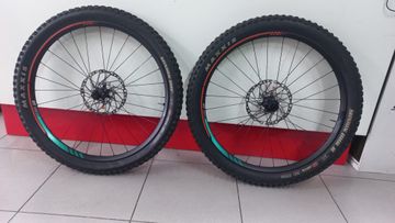 Käytetty Dt Swiss H1825 SPLINE 2018 Wheels