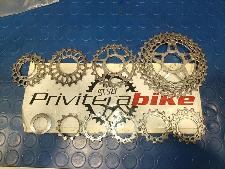 Used Sram Force 11V PG1170 11-32 2024 bike — image 2 of 3