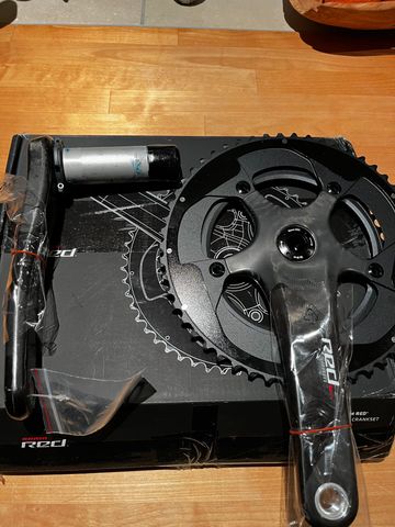 Käytetty Sram Red Drivetrain & Pedals