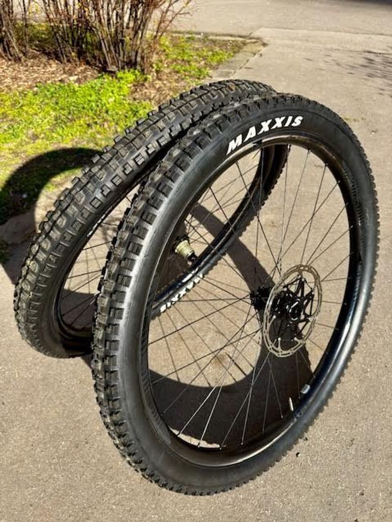 Used Reynolds Wheelset 2025 bike — image 2 of 6