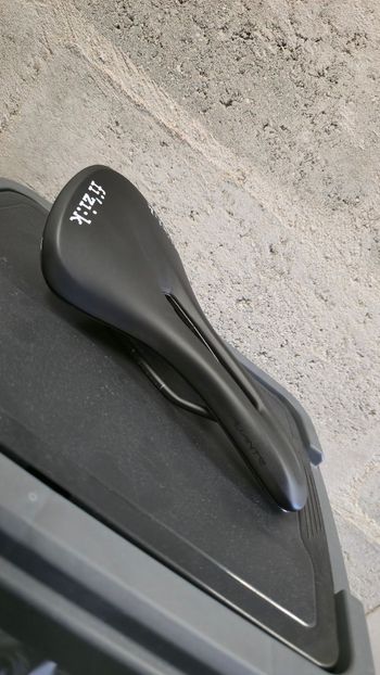 Used Fizik Alliente R5 2025 bike — image 1 of 3