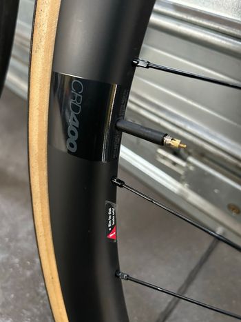 Used Dt Swiss CRD-400 Carbon Gravel Wheelset 2025 bike — image 3 of 5