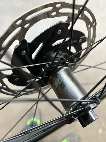 Used Dt Swiss CRD-400 Carbon Gravel Wheelset 2025 bike — image 4 of 5