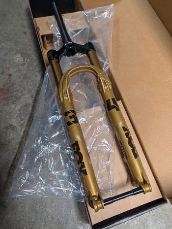 Fox, 34 Factory Podium Gold 140 mm Grip X