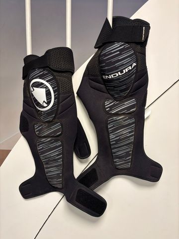 Used Endura Kneeguards 2025 Cycling Clothing