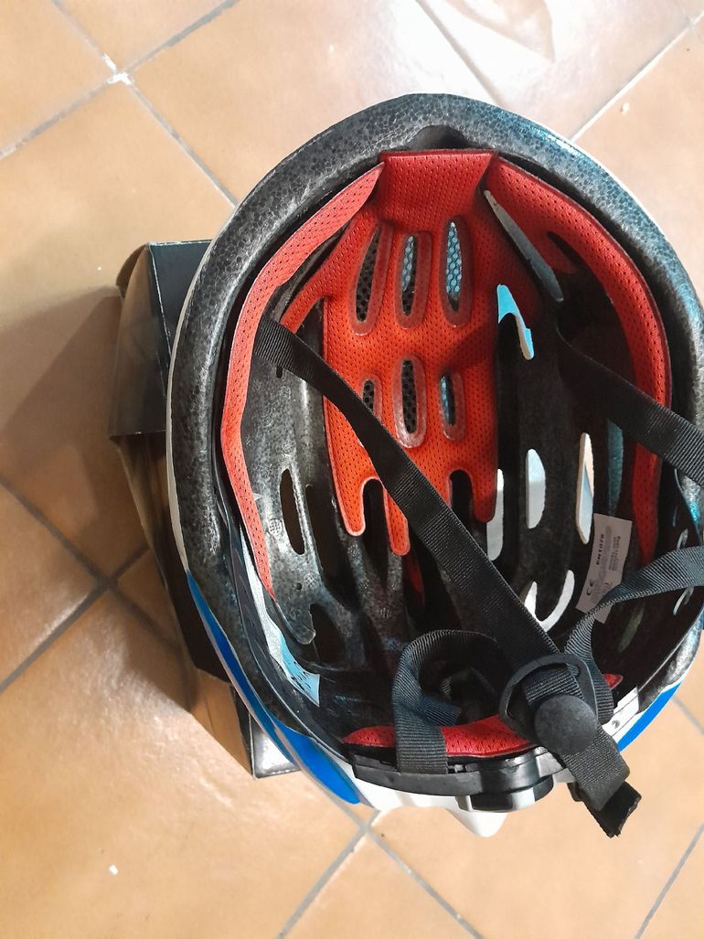 Used labici sport Casco Helmet 2025 bike — image 5 of 8