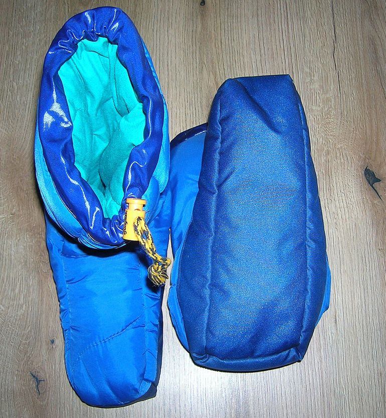 Used ajungilak Sleeping Socks/Booties bike — image 3 of 3