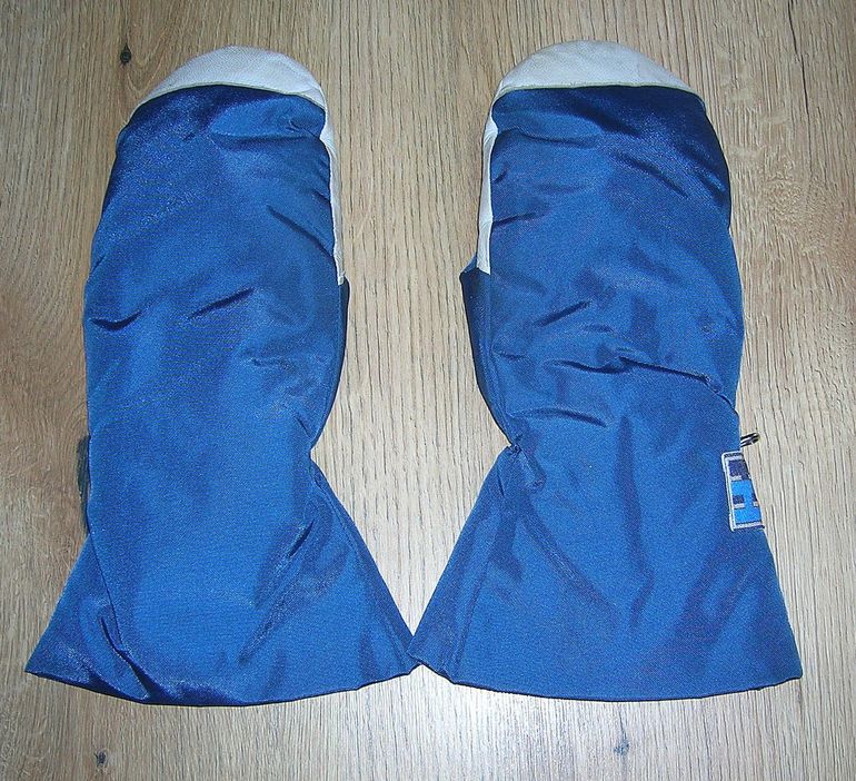 Used Helly Hansen Handschoenen 2011 bike — image 1 of 3