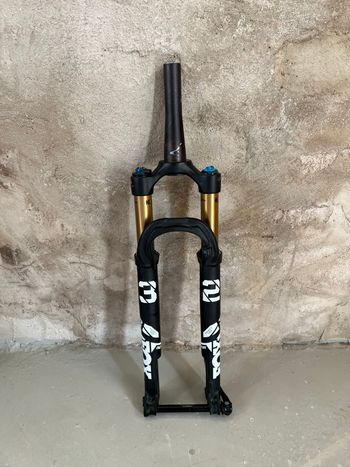 Fox, 32 Step-Cast Factory Fork