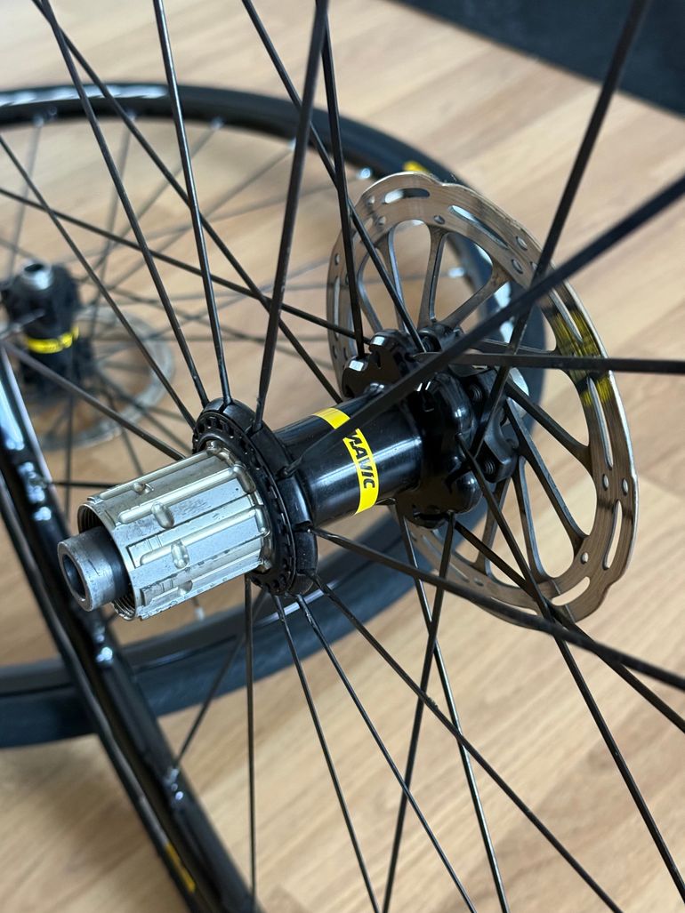 Used Mavic Ksyrium Disc Wheelset bike — image 4 of 5