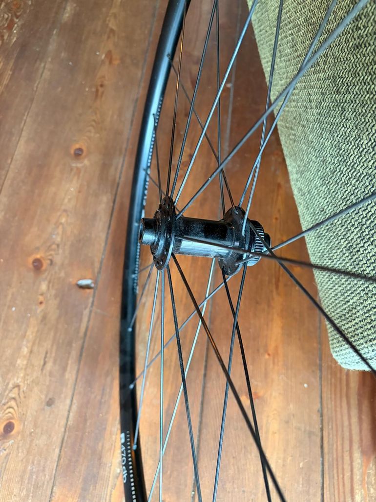 Used Dt Swiss R470db Wheelset bike — image 2 of 4