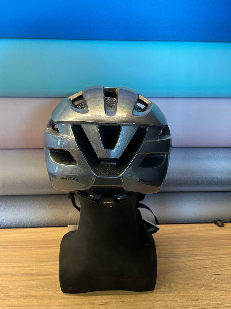 Used Bontrager Circuit WaveCel Helmet bike — image 3 of 4