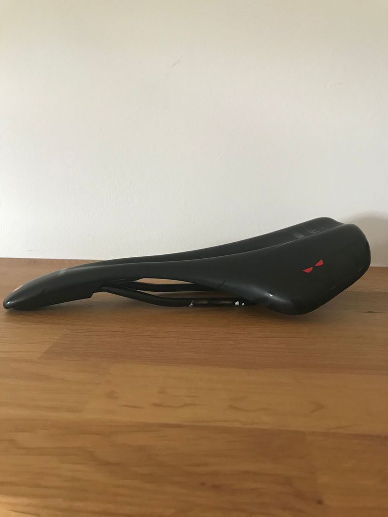 ASTUTE VT 2024 Saddles & Seatposts usato