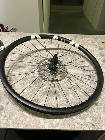 Brugt Ffwd Carbon 29 MTB Wheelset with DT Swiss 350 Straightpull Hubs Wheels