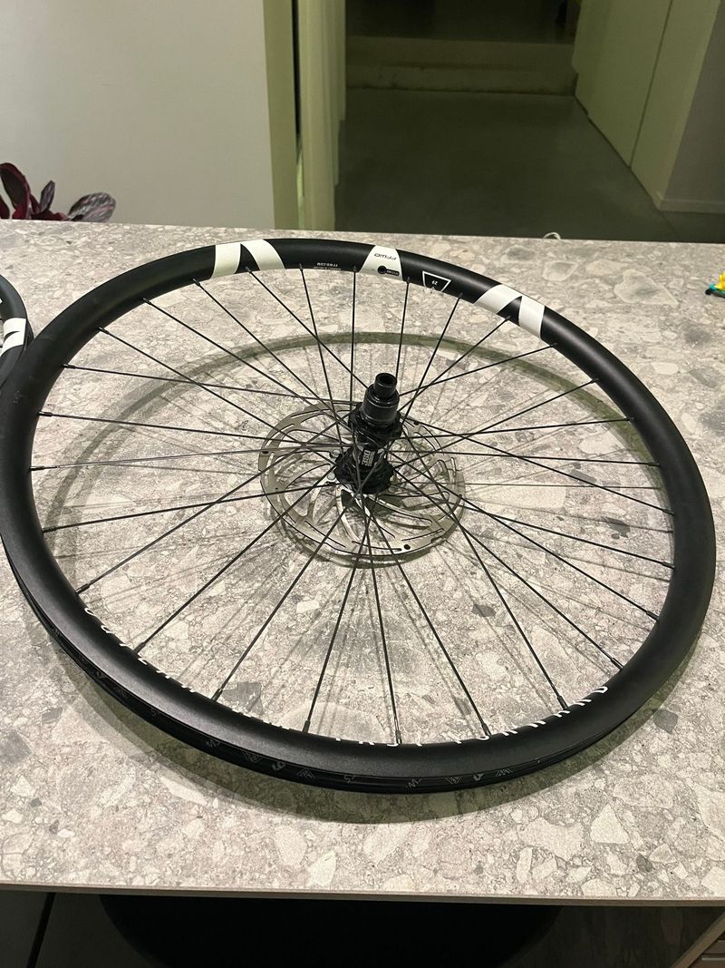Used Ffwd Carbon 29 MTB Wheelset with DT Swiss 350 Straightpull Hubs Wheels