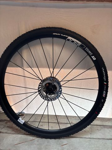 Dt Swiss c1800 2024 bike d'occasion — image 2 sur 4