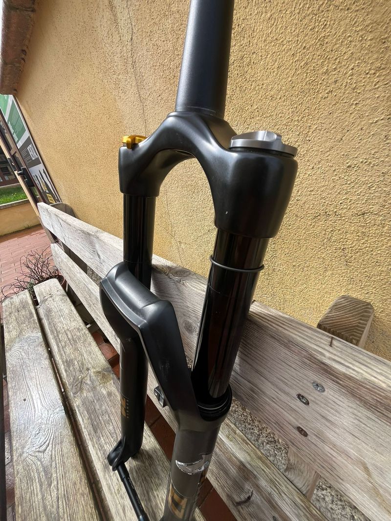 Używany Marzocchi Suspension Fork 2025 bike — zdjęcie 1 z 5