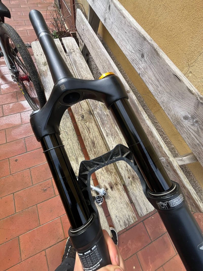 Używany Marzocchi Suspension Fork 2025 bike — zdjęcie 5 z 5