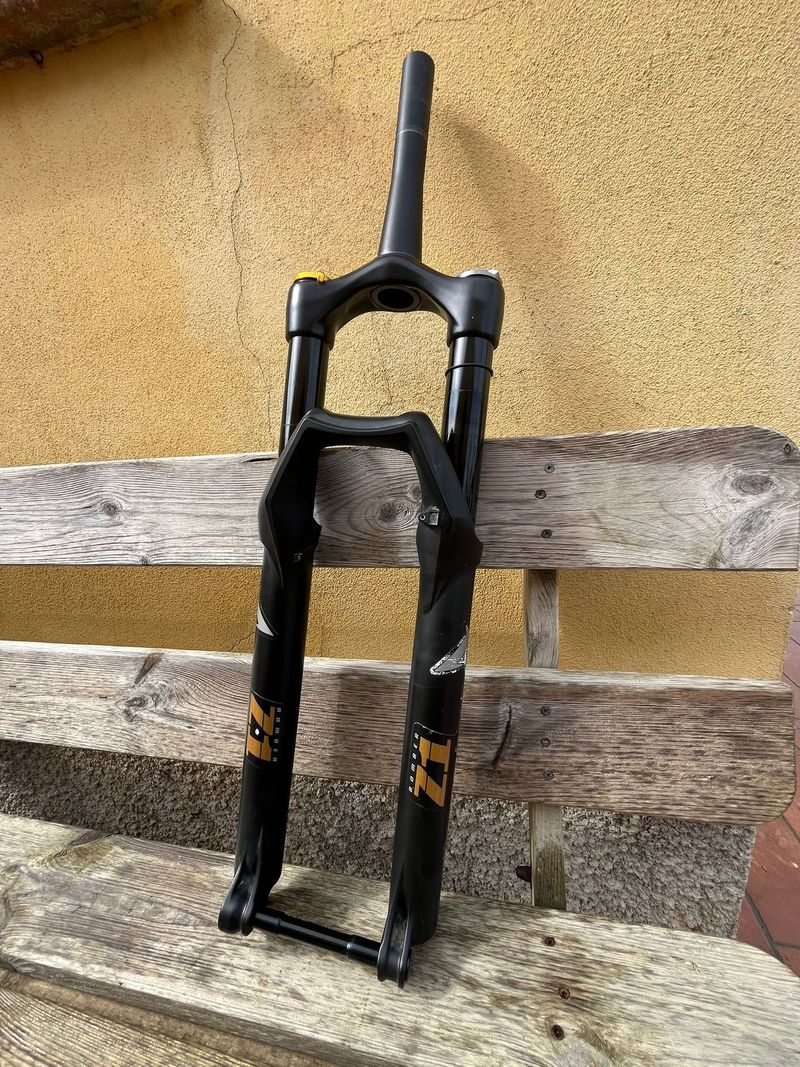 Używany Marzocchi Suspension Fork 2025 bike — zdjęcie 4 z 5