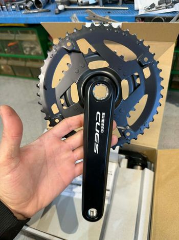 Used Shimano CUES. 175mm. 46/30T. FC-U4010. 9/10s bike — image 4 of 11