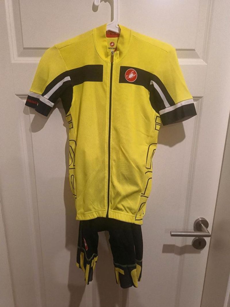 Used Castelli Free AR 4.0 Jersey + Free Aero Bibshorts + Socks Cycling Clothing