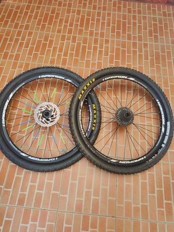 Shimano, Rodas 27.5'' Padrão QR 5x135 mm com cassete 9v 5x100mm