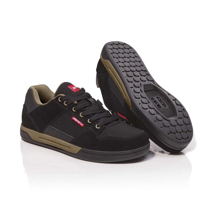 Used BRN SCARPE FLAT NERE/VERDI bike — image 1 of 4