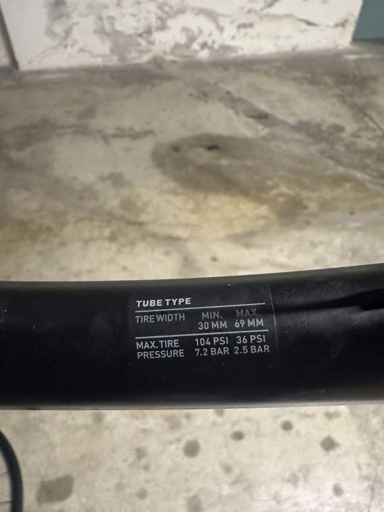 Used Dt Swiss Gravel LN Wheelset 2025 bike — image 9 of 14