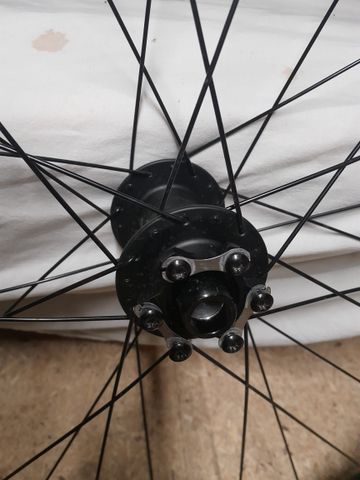 Used Bontrager Roue VTT bike — image 3 of 3