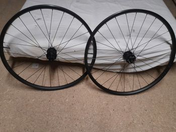 Used Bontrager Roue VTT bike — image 2 of 3