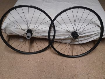 Used Bontrager Roue VTT bike — image 1 of 3