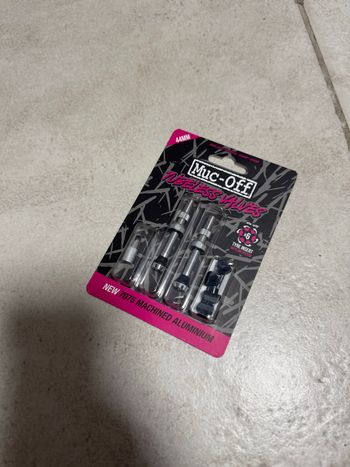 Used MUC-OFF valvole tubeless bike — image 1 of 2